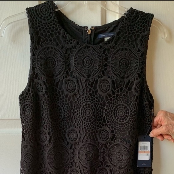 NWT Tommy Hilfiger Holidays Black Embroidered Lace Scalloped Shift Dress size 2 - Picture 2 of 11